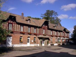 Le centre de formation et le Prieuré Notre Dame des bois