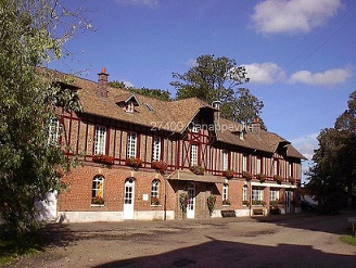 Façade des bâtiments administratifs